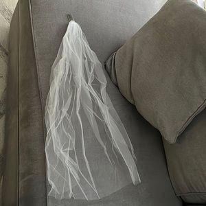 Blusher veil from kleinfelds never worn